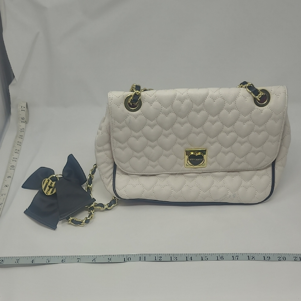 Elegant White Quilted Handbag
